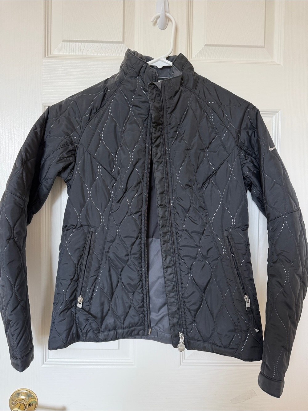 Nike Women’s Black Quilted Puffer Jacket with Reflective Stitching